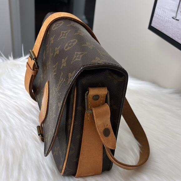 AUTHENTIC LOUIS VUITTON CARTOUCHIERE MM SHOULDER CROSSBODY BAG MONOGRAM 8904SL - Picture 2 of 13